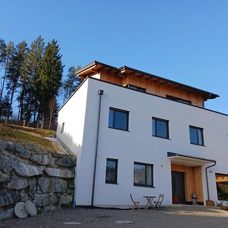 Ferienwohnung Gerlitzenblick フィラハ エクステリア 写真
